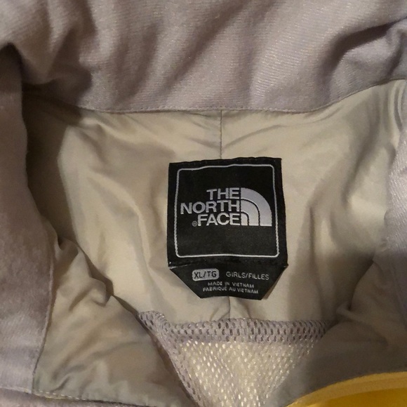 New yellow rain jacket - Picture 4 of 9